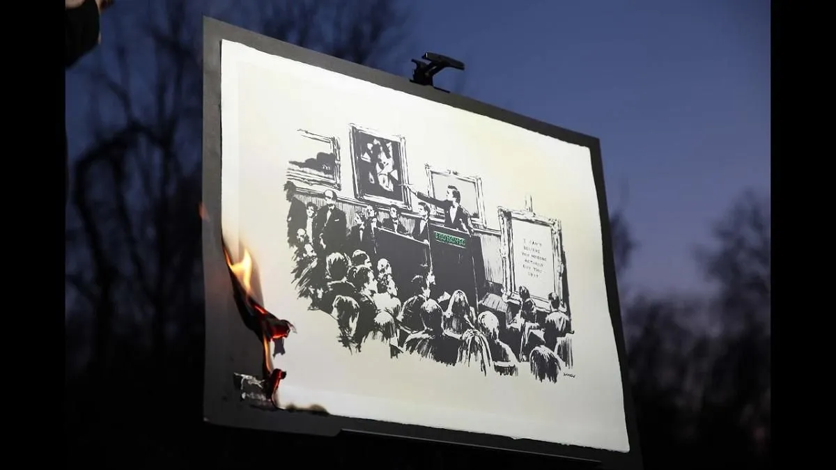 Роботу художника Banksy Morons, яка висміювала колекціонерів мистецтва і коштувала $95 тис, спалили в прямому ефірі, щоб перетворити її на NFT